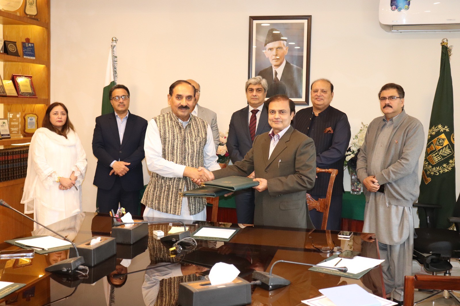 وزارتِ وفاقی تعلیم اور آٹھ سول سوسائٹی تنظیموں کے درمیان آؤٹ آف سکول بچوں کے مسئلے سے نمٹنے کے لئے ایل او یو پر دستخط