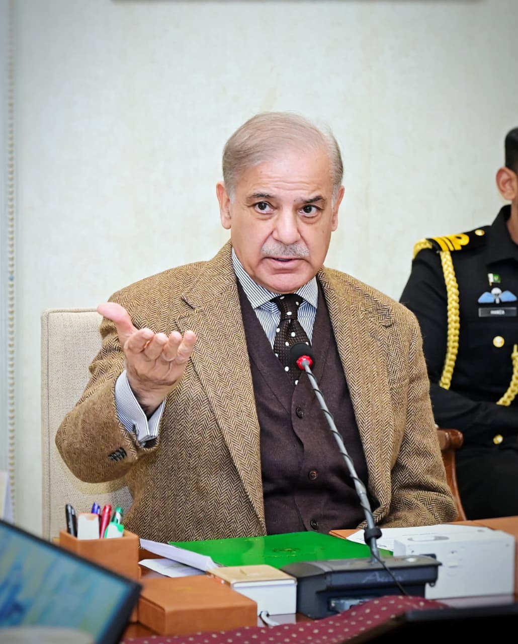 وزیراعظم شہبازشریف کی زیر صدارت پارلیمانی جماعتوں کے رہنماؤں و نمائندوں کا اجلاس شروع ہو گیا