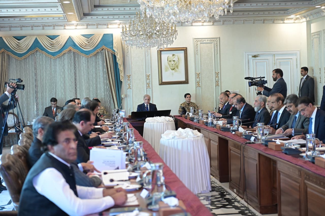 وزیراعظم کی زیر صدارت اجلاس، ملکی غذائی ضروریات متاثر کئے بغیر خلیجی ممالک کو اشیائے خوردونوش کی برآمد کے لئے اقدامات تیز کرنے کی ہدایت