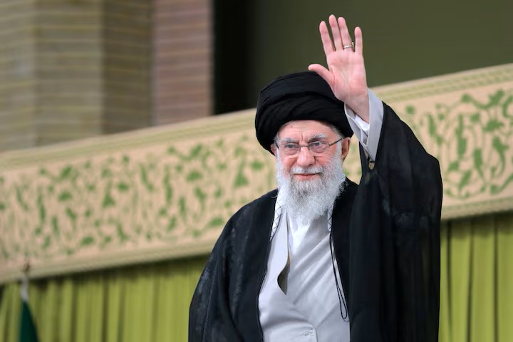 ایرانی سپریم لیڈر آیت اللہ خامنہ ای شہید ہوگئے، ایرانی سرکاری میڈیا کی تصدیق