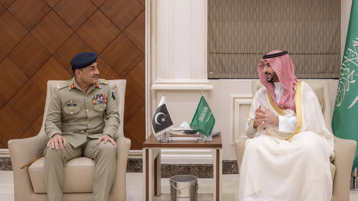 چیف آف ڈیفنس فورسز فیلڈ مارشل سید عاصم منیر کادورہ سعودی عرب ، سعودی وزیر دفاع شہزادہ خالد بن سلمان سے ملاقات