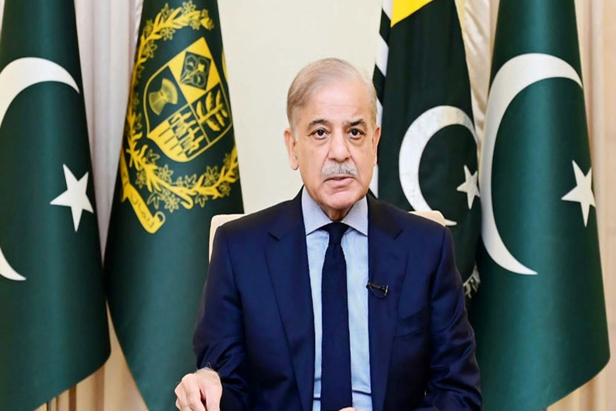وزیراعظم شہباز شریف کی پاکستانی وفد کے ہمراہ آیت اﷲ خامنہ ای شہید کی تجہیز و تکفین کی رسومات میں شرکت، ایرانی قیادت اور سوگوار خاندانوں سے دلی تعزیت کااظہار
