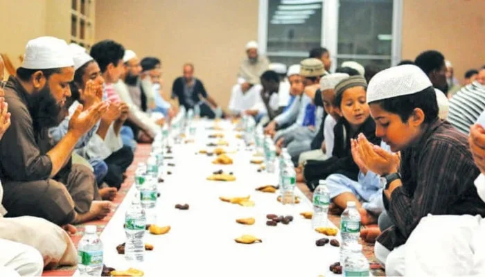 وفاقی دارالحکومت اور دیگر شہروں میں رمضان المبارک میں بچوں کی روزہ کشائی کی تقاریب کا انعقاد