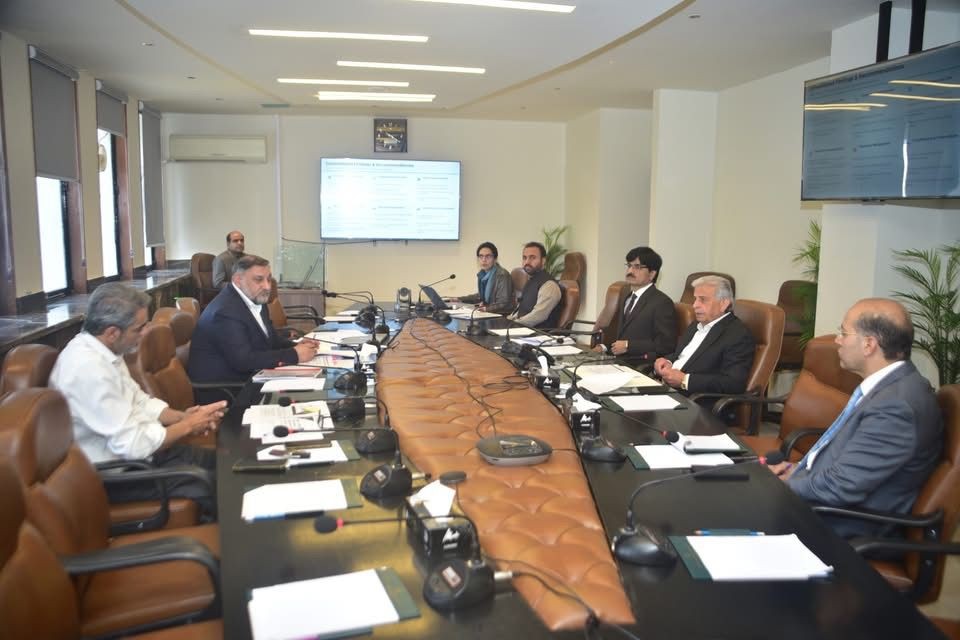 وفاقی وزیر برائے قومی غذائی تحفظ و تحقیق کی اعلیٰ سطحی اجلاس کی صدارت ، پاکستان کے زرعی تحقیقاتی نظام میں جامع اصلاحات کا آغاز