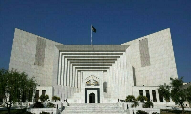 سپریم کورٹ ،بانی تحریک انصاف کے خلاف ہتکِ عزت کیس کی سماعت بدھ تک ملتوی