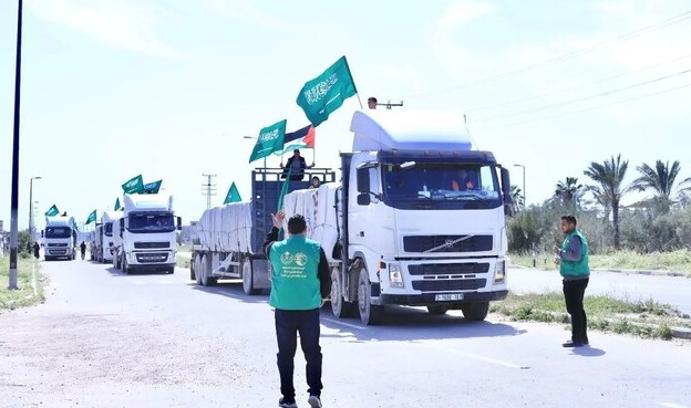 شاہ سلمان بن عبدالعزیز مرکز برائے امداد و انسانی خدمات (کے ایس ریلیف) کی جانب سے فراہم کردہ امدادی سامان کے مزید 9 ٹرک یمن کے صوبے عدن پہنچ گئے ہیں۔