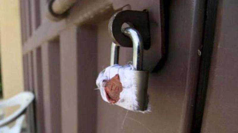 shops sealed