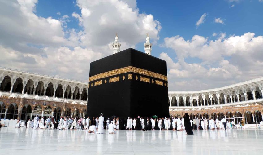 سعودی تعلیمات کی روشنی میں عازمینِ حج کے لیے عمر کی حد میں نرمی، 15 سال کی پابندی ختم