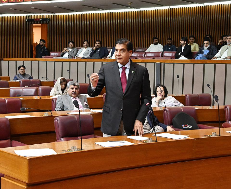 قومی اسمبلی میں مختلف سیاسی جماعتوں کے رہنمائوں اوراراکین کی ایران اورامریکہ کے درمیان جنگ بندی میں کامیابی پرحکومت اورقیادت کی تعریف، بہترین سفارتکاری سے اللہ تعالیٰ نے ملک کوبڑی عزت دی، راجہ پرویزاشرف اوردیگرکاقومی اسمبلی میں اظہارخیال