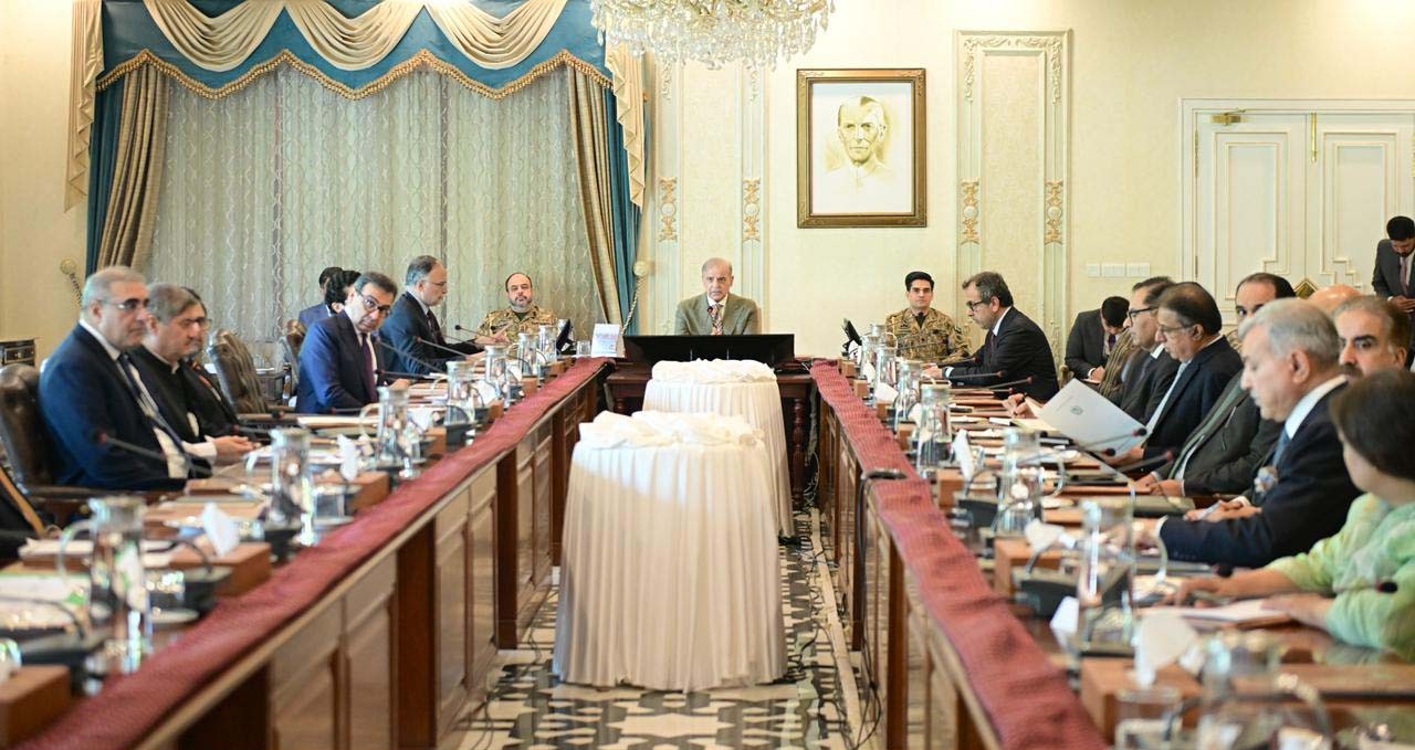وزیراعظم شہباز شریف کی ملک بھر میں سالڈ ویسٹ مینجمنٹ کا جدید اور پائیدار نظام متعارف کرانے اور سالڈ ویسٹ سے بجلی پیدا کرنے کیلئے جامع روڈ میپ تیار کرنے اور ٹاسک فورس بنانے کی ہدایت