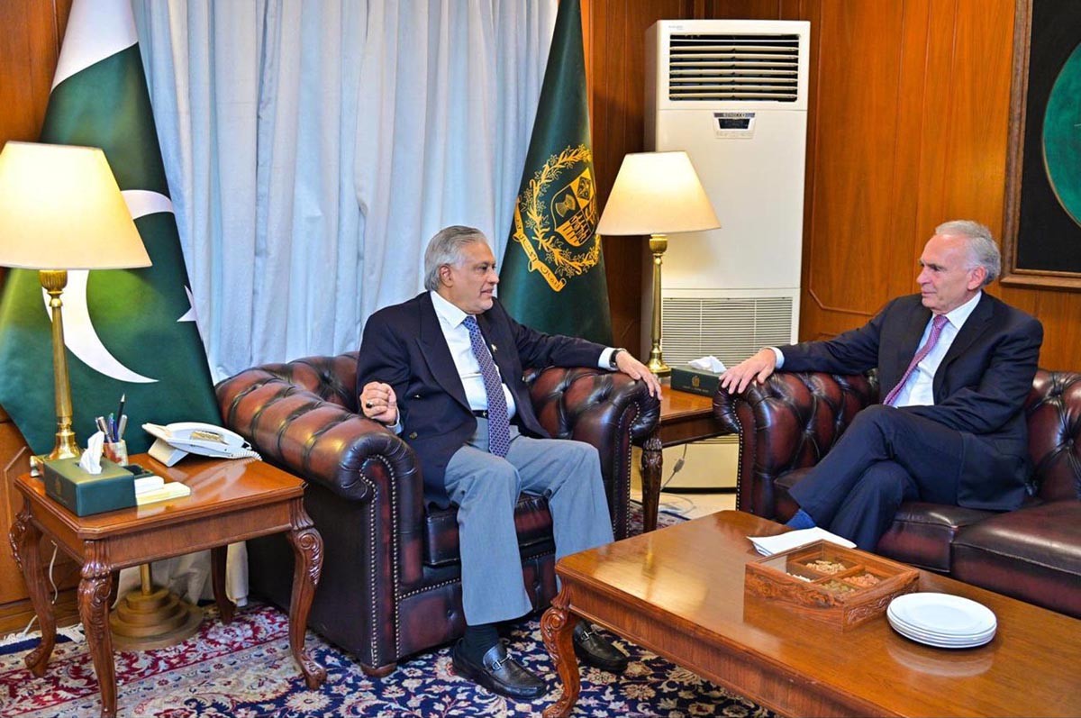 نائب وزیراعظم سینیٹر محمد اسحاق ڈار سے مشرقِ وسطیٰ تنازعہ کیلئے اقوامِ متحدہ کے سیکرٹری جنرل کے ذاتی نمائندے کی ملاقات