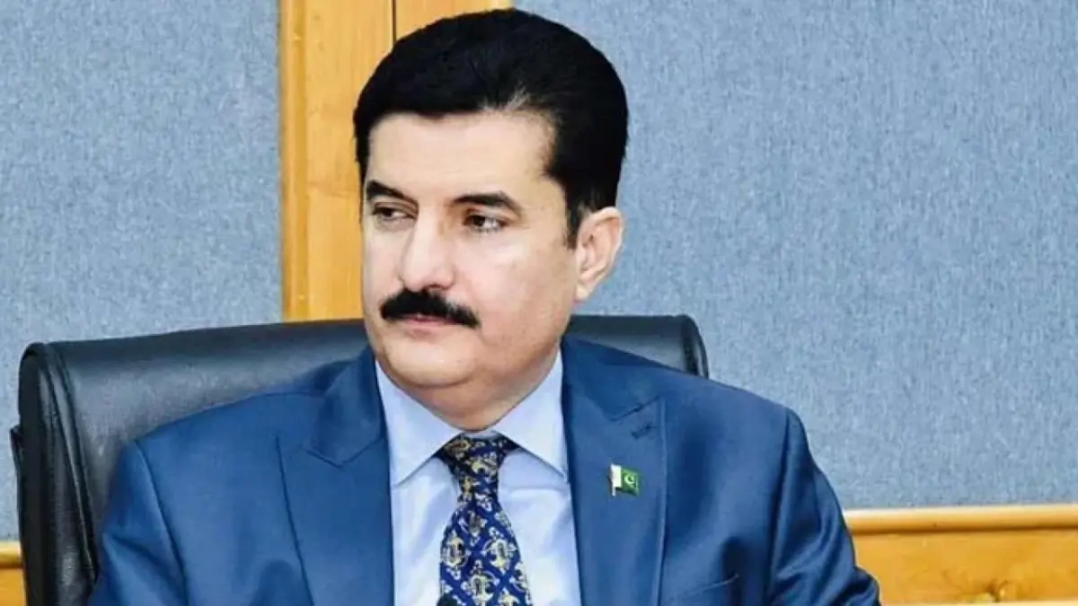 گورنر خیبرپختونخوا کا ڈیرہ اسماعیل خان ائیرپورٹ کا دورہ
