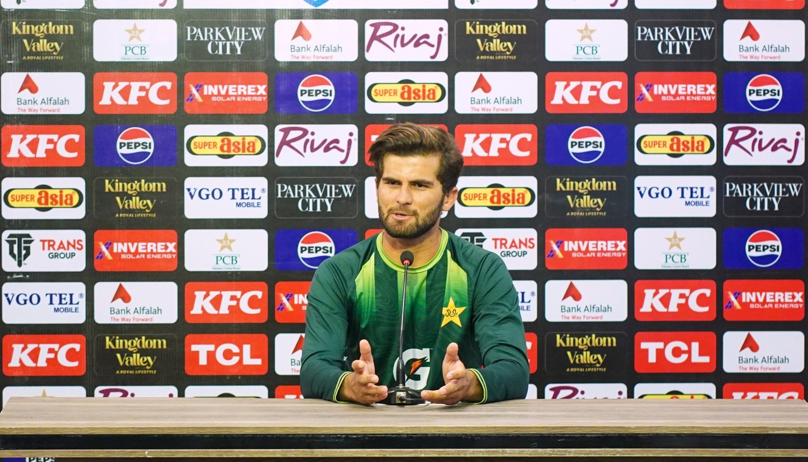 آسٹریلیا کے خلاف ون ڈے سیریز کے لیے قومی ٹیم نے بھرپور تیاری کر رکھی ہے اور تمام کھلاڑی عمدہ کارکردگی دکھانے کے لیے پرعزم ہیں، شاہین شاہ آفریدی