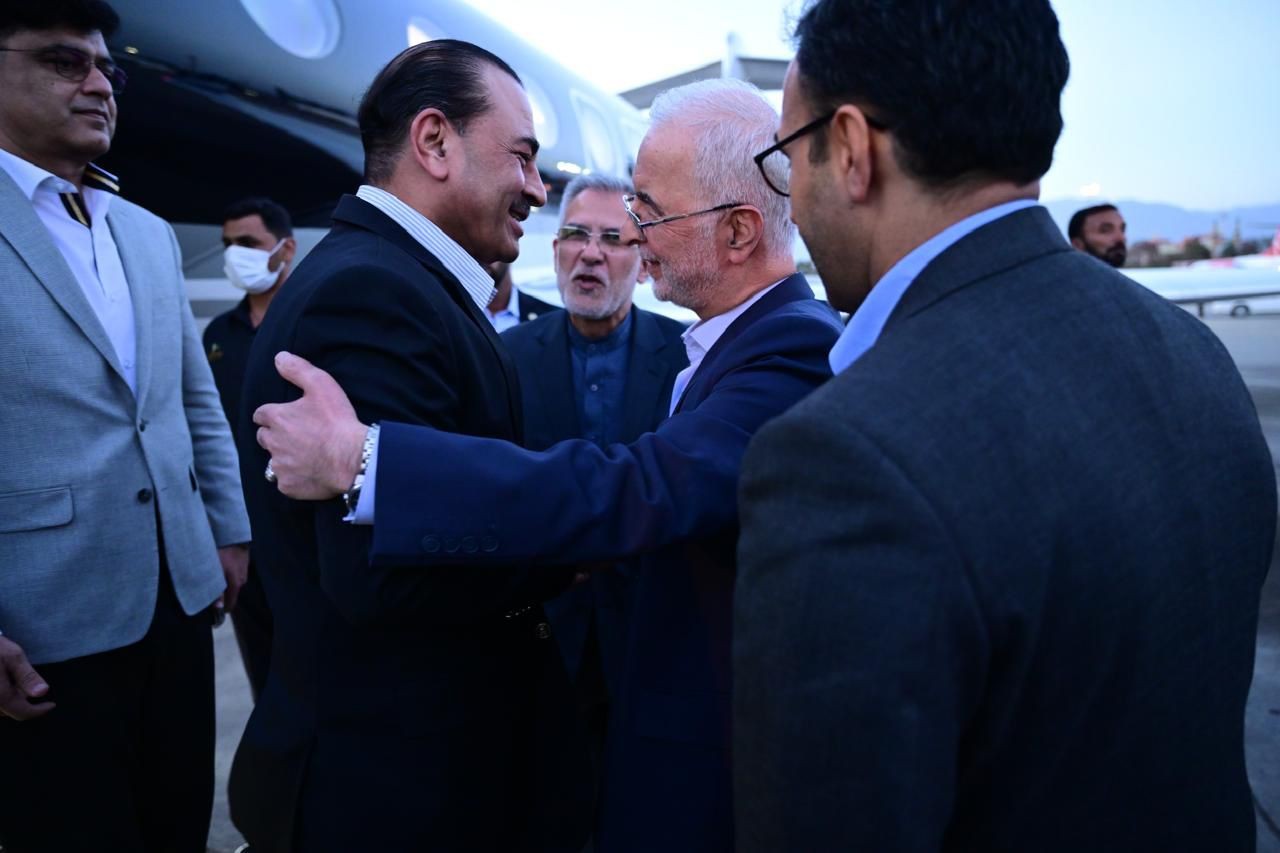 آرمی چیف وفیلڈ مارشل سید عاصم منیر تہران پہنچ گئے