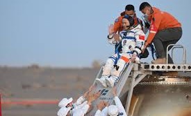 Shenzhou-21 astronauts arrive in Beijing