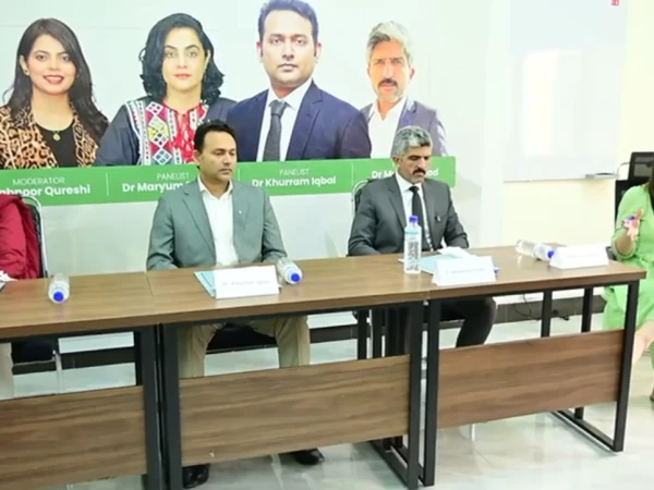 معرکہ حق کے حوالے سے قائداعظم یونیورسٹی اسلام آباد میں ڈیجیٹل ڈیبیٹ کی جانب سے کیمپس ٹاک کا انعقاد