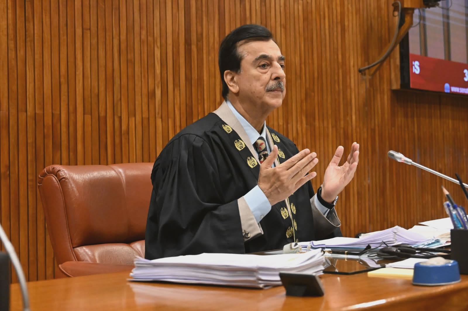 چیئرمین سینیٹ سید یوسف رضا گیلانی کا پاک فضائیہ کے تربیتی طیارے کے حادثہ پر گہرے رنج و غم کا اظہار