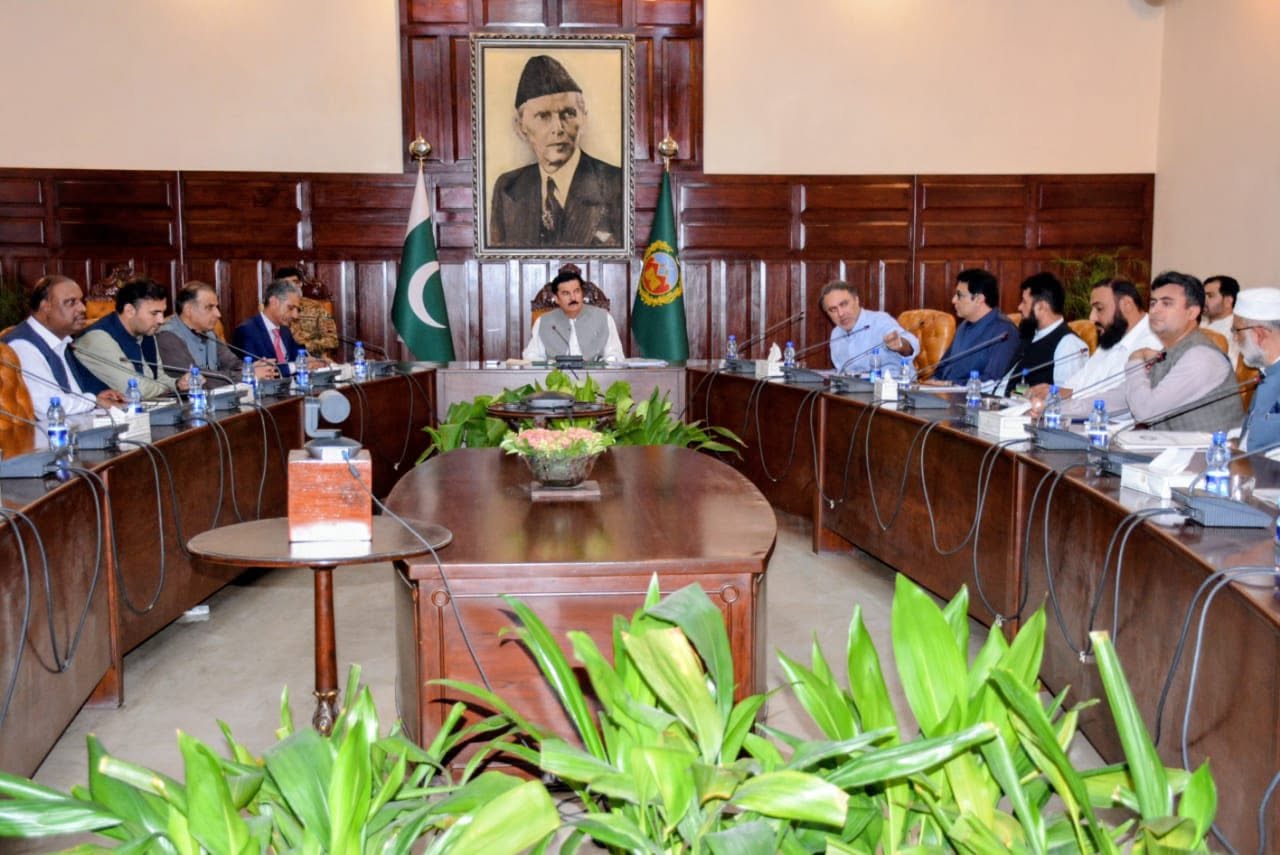 خیبرپختونخوا میں گیس لوڈشیڈنگ ناقابل قبول، عوام کو ان کا حق ملنا چاہیے، گورنر فیصل کریم کنڈی