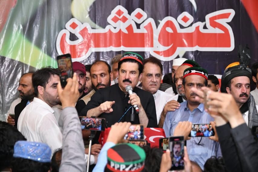 وزیراعلی خیبر پختونخوا نے صوبائی بجٹ کے حوالے سے پیپلز پارٹی سے کوئی باضابطہ رابطہ نہیں کیا، گورنر فیصل کریم کنڈی
