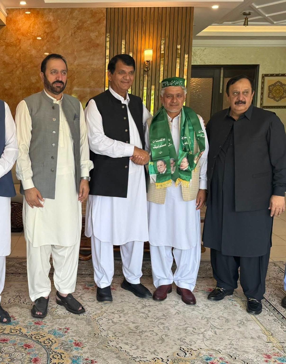 وفاقی وزیر امور کشمیر انجینئر امیر مقام سے سابق رکن قانون ساز اسمبلی چوہدری شہزاد کی ملاقات، پاکستان مسلم لیگ (ن) میں شمولیت کا اعلان