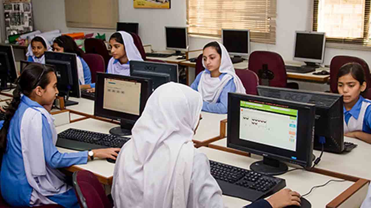 پاکستان کے 96 فیصد ہائر سیکنڈری سکولوں میں بنیادی سہولیات دستیاب ہیں،رپورٹ