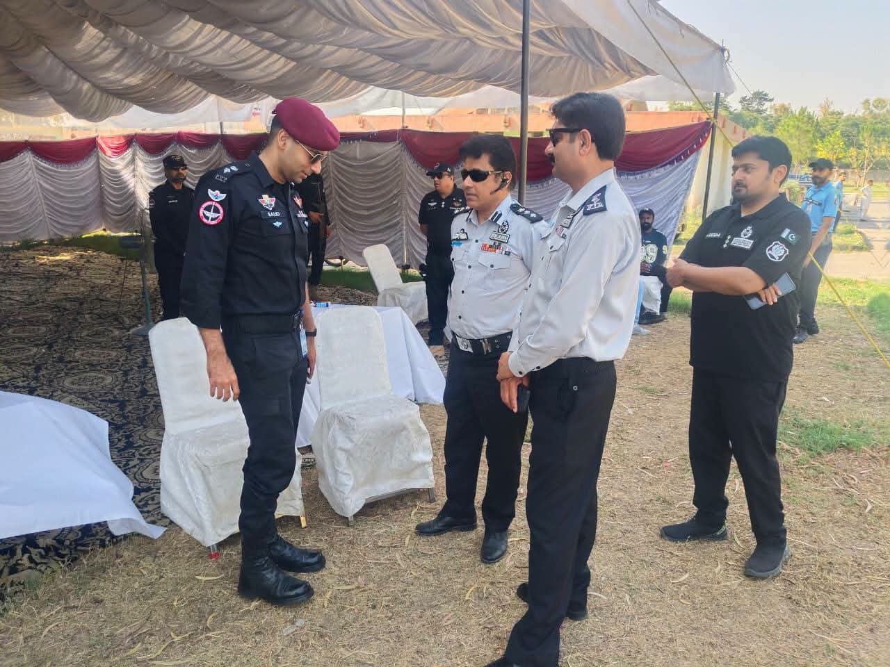 ایس ایس پی آپریشنز اسلام آباد کا سی ٹی او اسلام آباد اور اے ڈی سی جی اسلام آباد کے ہمراہ امام بارگاہوں کا دورہ