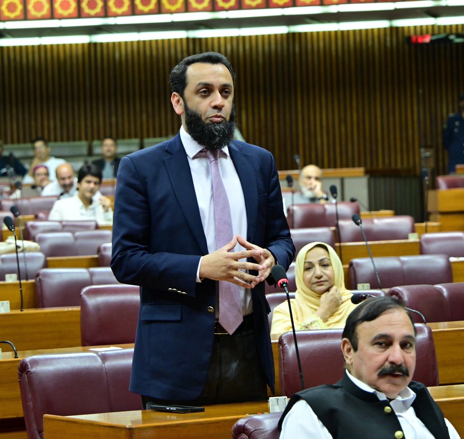 حکومت نے ریلیف پر مبنی بجٹ دیا، مہنگائی سنگل ڈیجیٹ پر آ چکی ہے، پالیسی ریٹ 11 فیصد، زرمبادلہ کے ذخائر 17.2 ارب ڈالر، ترسیلات زر 33.9 ارب ڈالر کی سطح پر پہنچ گئی ہیں، ملک ترقی و خوشحالی کی نئی منزل کی جانب بڑھ رہا ہے، عطاء اللہ تارڑ