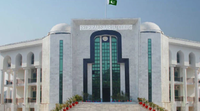 سندھ ہائی کورٹ کے عبوری احکامات وفاقی آئینی عدالت میں چیلنج، ایس پی ایس سی کی سی سی ای-2024 کی بھرتی کا عمل بحال کرنے کی استدعا