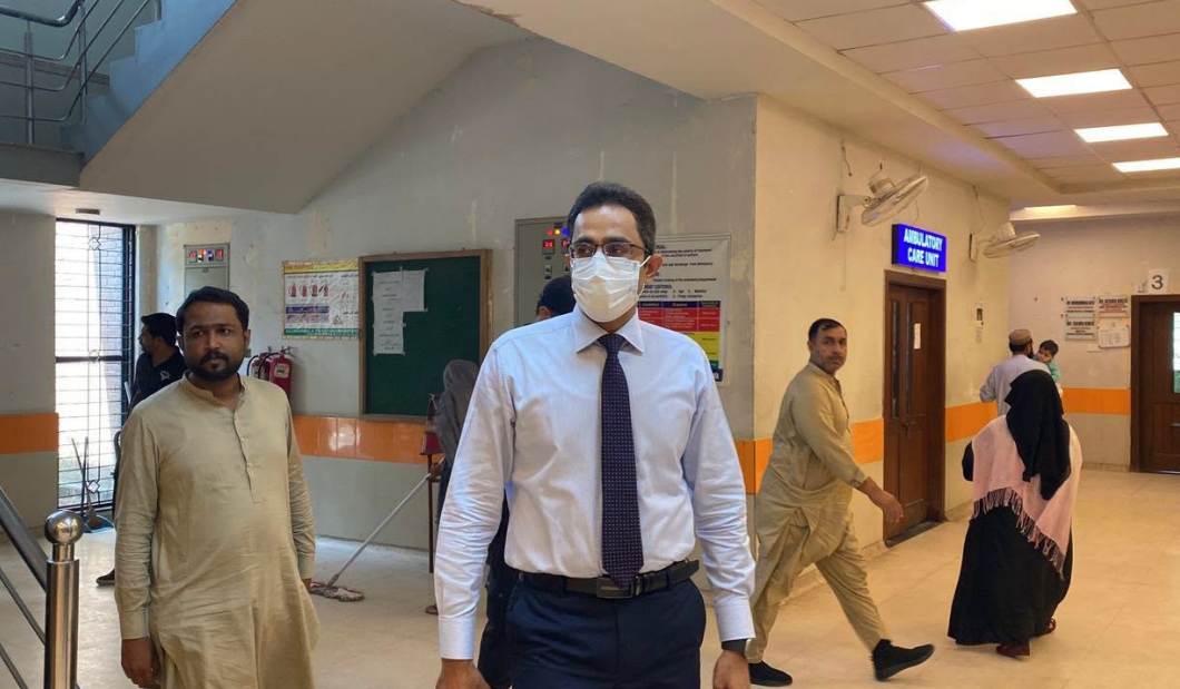 گوجرانوالہ،ڈپٹی کمشنر نے چلڈرن ہسپتال کا اچانک دورہ کیا، طبی سہولیات کا جائزہ لیا