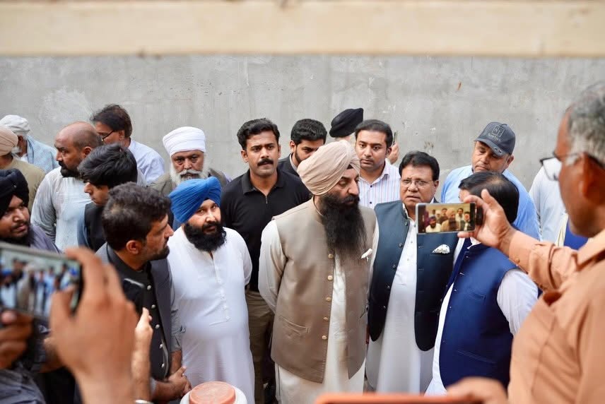 صوبائی وزیر رمیش سنگھ اروڑہ کا وہاڑی میں مندر اور کیتھولک چرچ کا دورہ