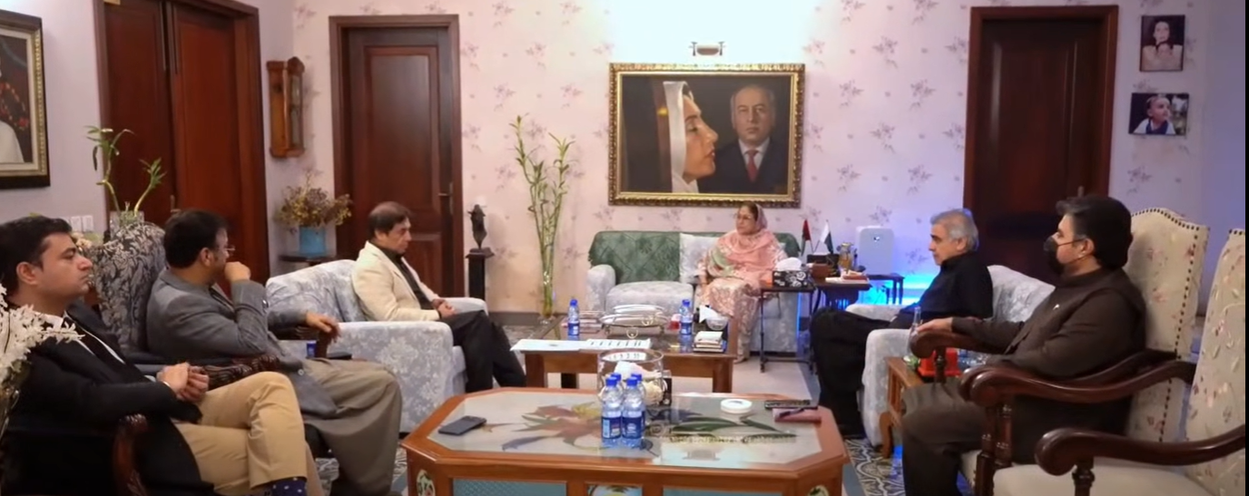 فریال تالپور سے وفاقی وزیر ریلوے حنیف عباسی کی ملاقات، سندھ میں ریلوے سروسز کی بہتری پر تبادلہ خیال