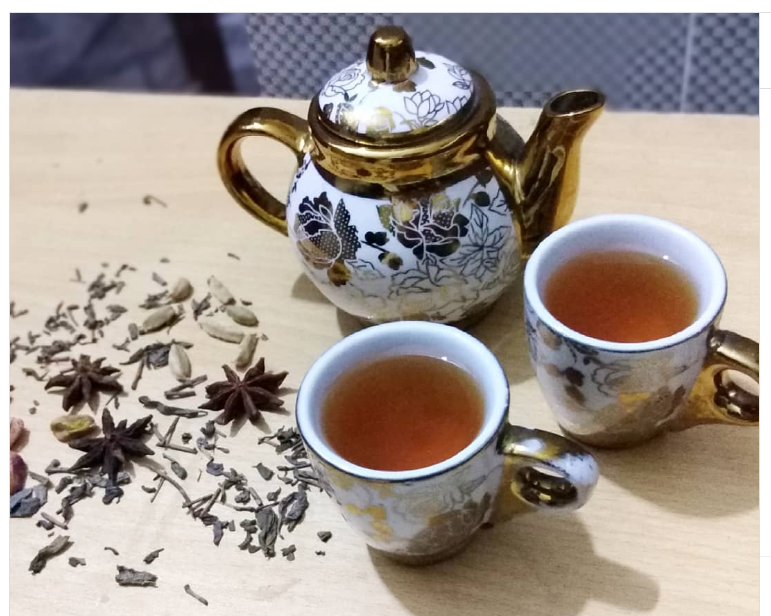 سمارٹ فونز کی سکرینوں کی جگہ پشاوری قہوہ ،مل بیٹھنے کی خوبصورت روایت