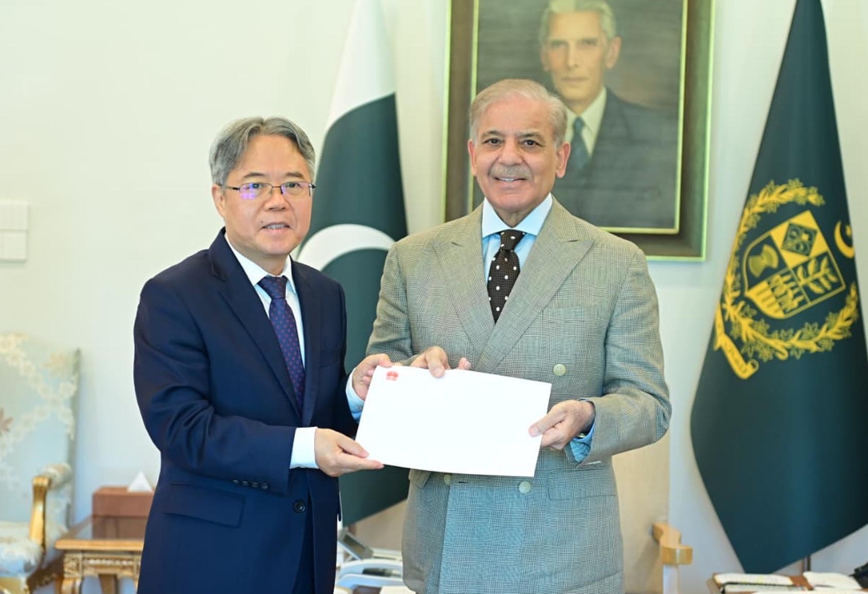 وزیراعظم شہباز شریف سے چینی سفیر جیانگ زیڈونگ کی ملاقات، دونوں ممالک کے مابین عوامی رابطوں اور سیاسی و پارلیمانی تبادلوں کی اہمیت پر زور