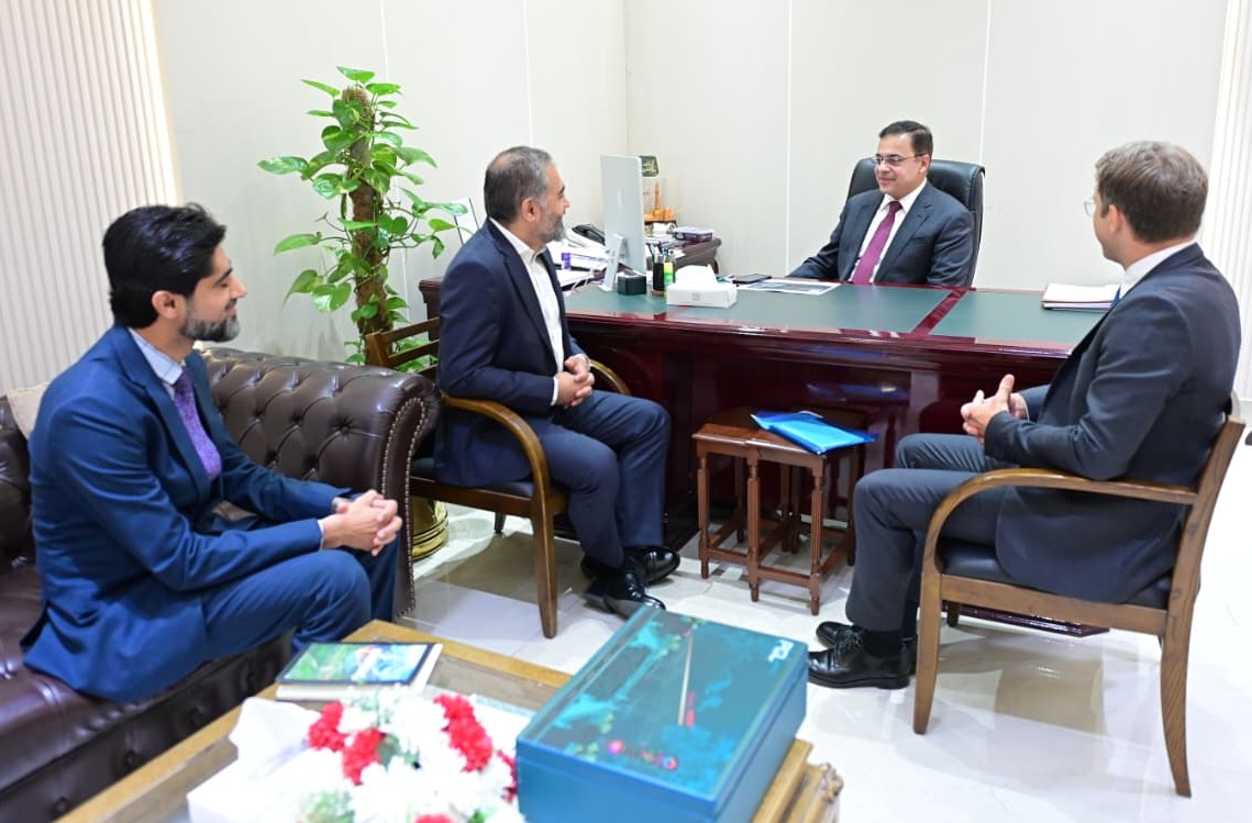وفاقی وزیر اقتصادی امور