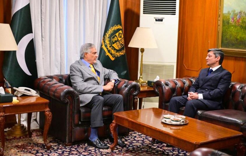 وزیر خارجہ اسحاق ڈار