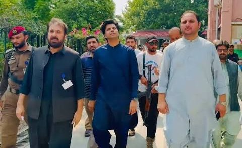 خیبرپختونخوا کے صوبائی وزیر اطلاعات و تعلقات عامہ شفیع جان