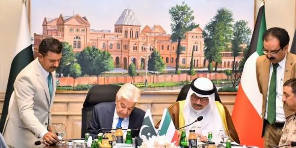 وزیرِ دفاع خواجہ محمد آصف