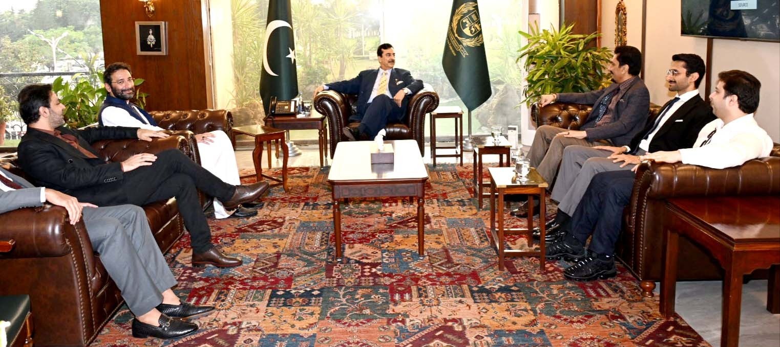 چیئرمین سینیٹ یوسف رضا گیلانی سے فیصل زاہد ملک کی ملاقات