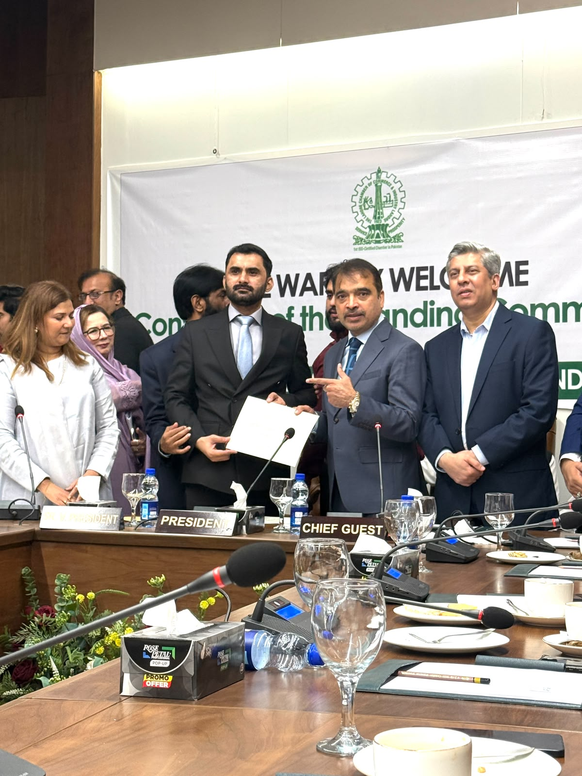 شعیب ایوب بٹالوی کو ایکسپورٹ کے فروغ اور نوجوانوں کی خدمات پر خصوصی ایوارڈ سے نوازا گیا
