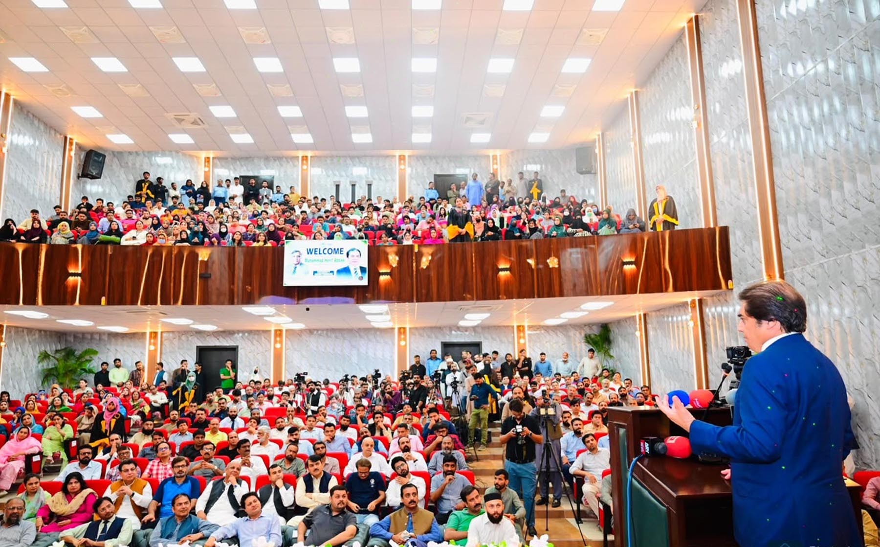 بہت جلد وزیراعلیٰ پنجاب کی دی ہوئی مزید 50 بسیں راولپنڈی شہر کے اندر چلتی نظر آئیں گی، وفاقی وزیر ریلوے