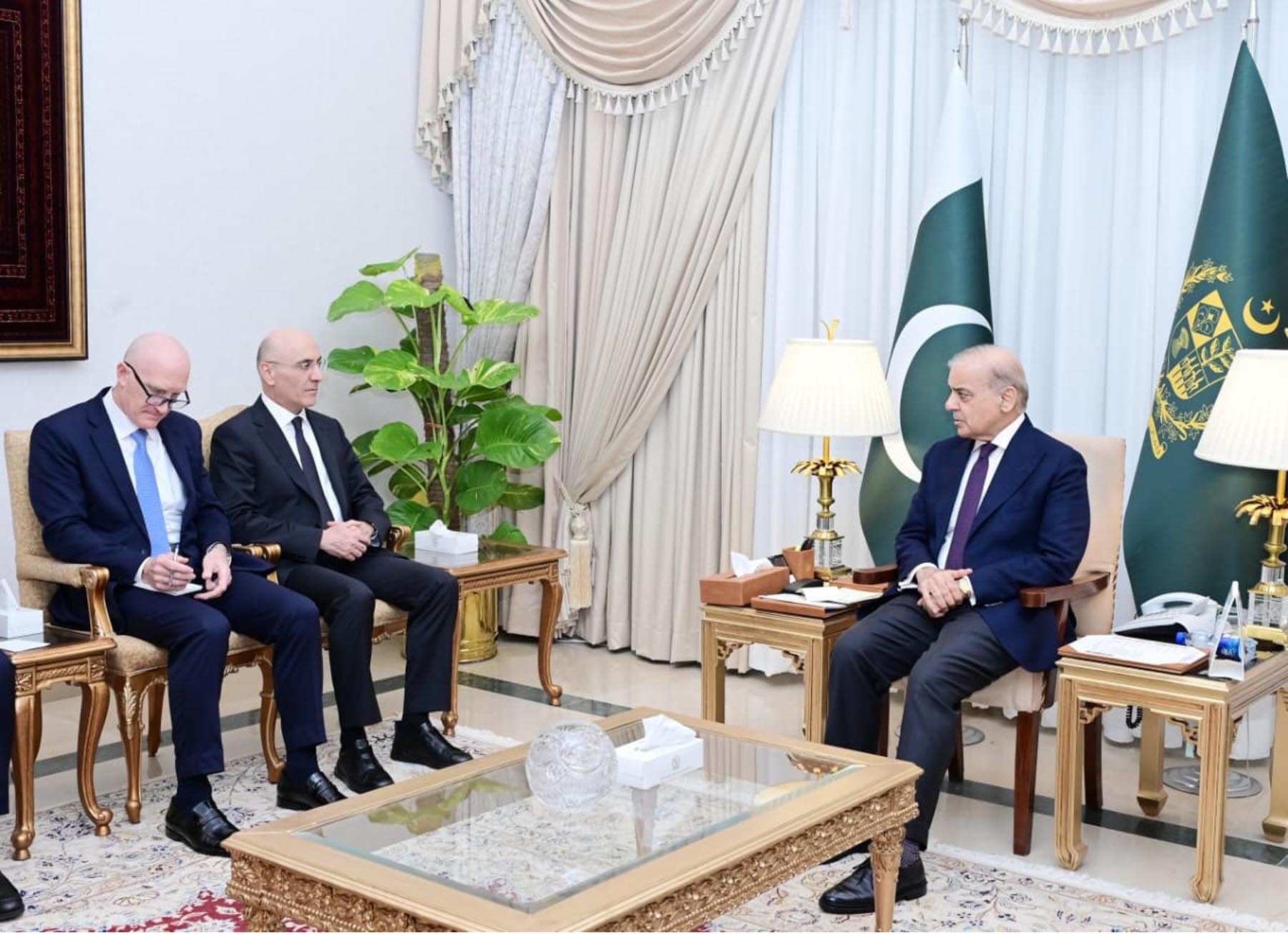 وزیراعظم شہباز شریف سے لبنانی وزیر داخلہ و بلدیات احمد الحجار کی ملاقات، دونوں ممالک کے درمیان دیرینہ برادرانہ تعلقات کی اہمیت پر زور