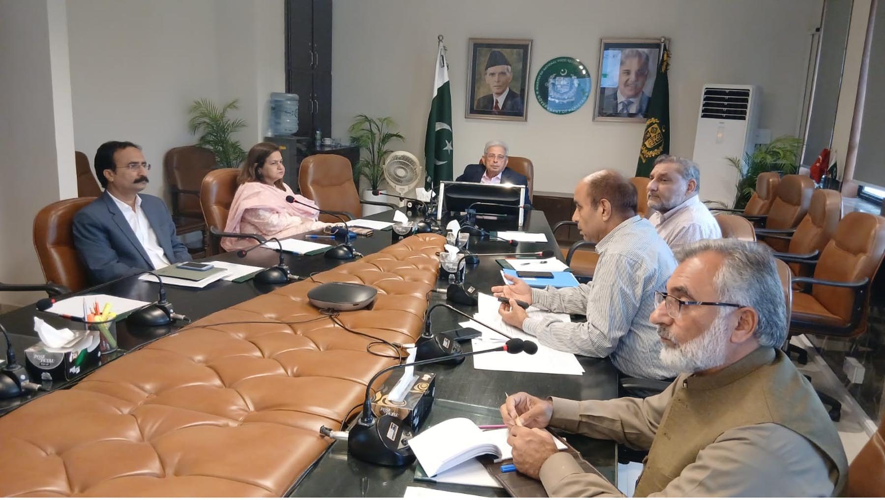 وفاقی وزیر رانا تنویر حسین کی زیر صدارت اولیو کلچر پراجیکٹ میں پیشرفت کا جائزہ لینے کے لئے پراجیکٹ ٹیم کا اجلاس