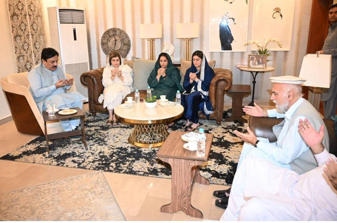 ڈپٹی چیئرمین سینیٹ کی سابق آئی جی پولیس دل جان خان مروت مرحوم کی رسمِ قل میں شرکت