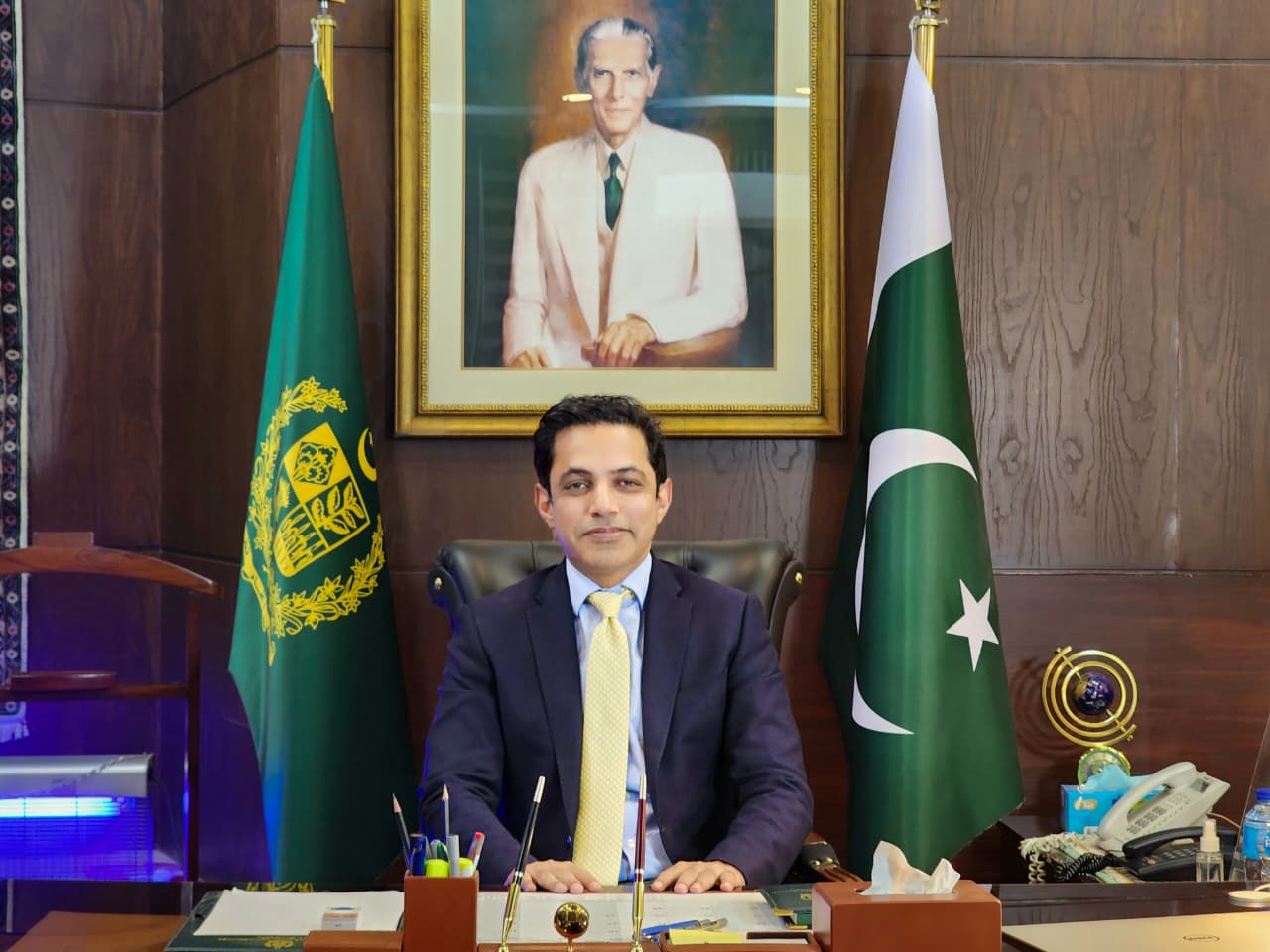 چیئرمین سی ڈی اے و چیف کمشنر اسلام آباد کے ڈپٹی کمشنر کے ہمراہ شدید بارش کے دوران سیکٹر E-11، غوری ٹائون اور اسلام آباد کے دیگر علاقوں کے تفصیلی فیلڈ دورے