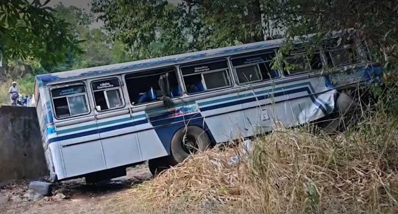 bus overturns