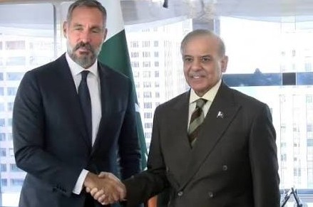 وزیراعظم محمد شہباز شریف کی پرنس رحیم آغا خان پنجم سے ملاقات
