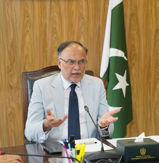 وفاقی وزیر برائے منصوبہ بندی، ترقی و خصوصی اقدامات احسن اقبال نے کہا ہے