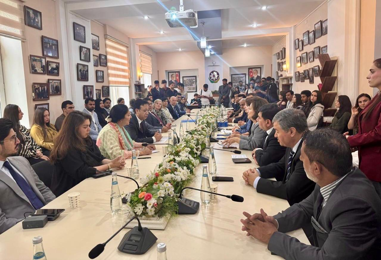 باکو میں ’’زبانوں کے مابین پل‘‘ کے عنوان سے ادبی تقریب کا انعقاد، پاکستانی اور آذربائیجانی ادب کے تراجم پیش