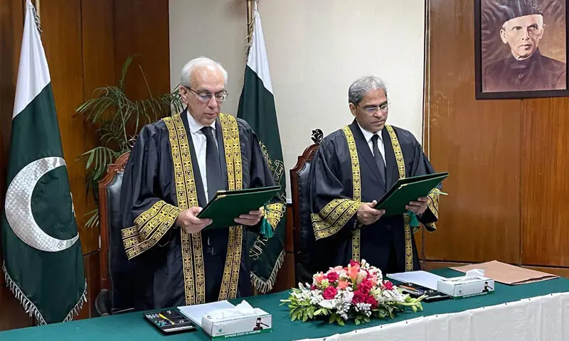 جسٹس منیب اختر نے قائم مقام چیف جسٹس پاکستان کے عہدے کا حلف اٹھا لیا