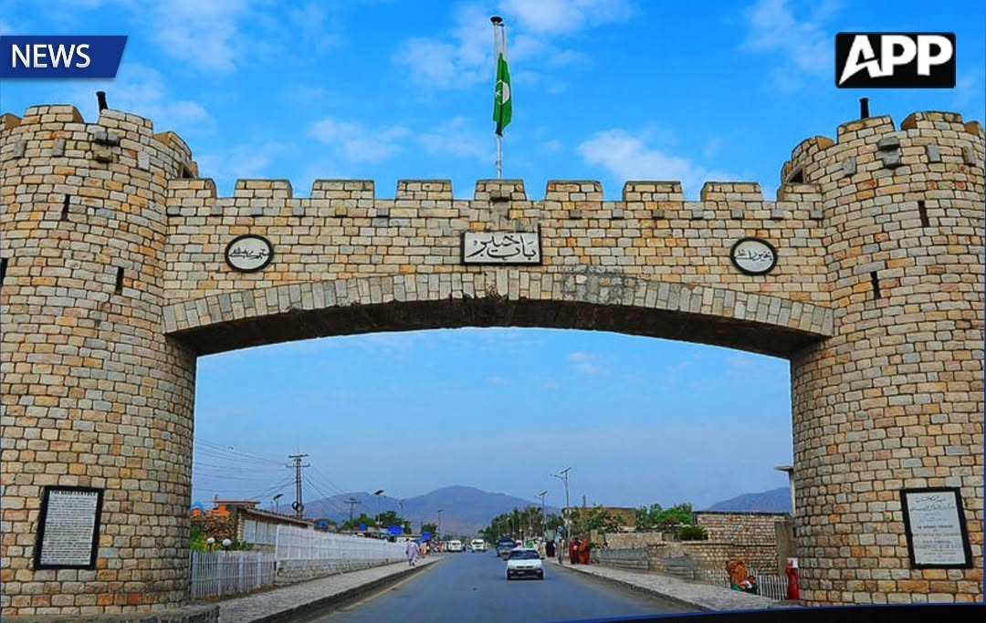 گورنر راج اور ایمرجنسی کے بعد پشاور میں زندگی معمول پر آنے لگی، اہم شاہراہیں کھل گئیں